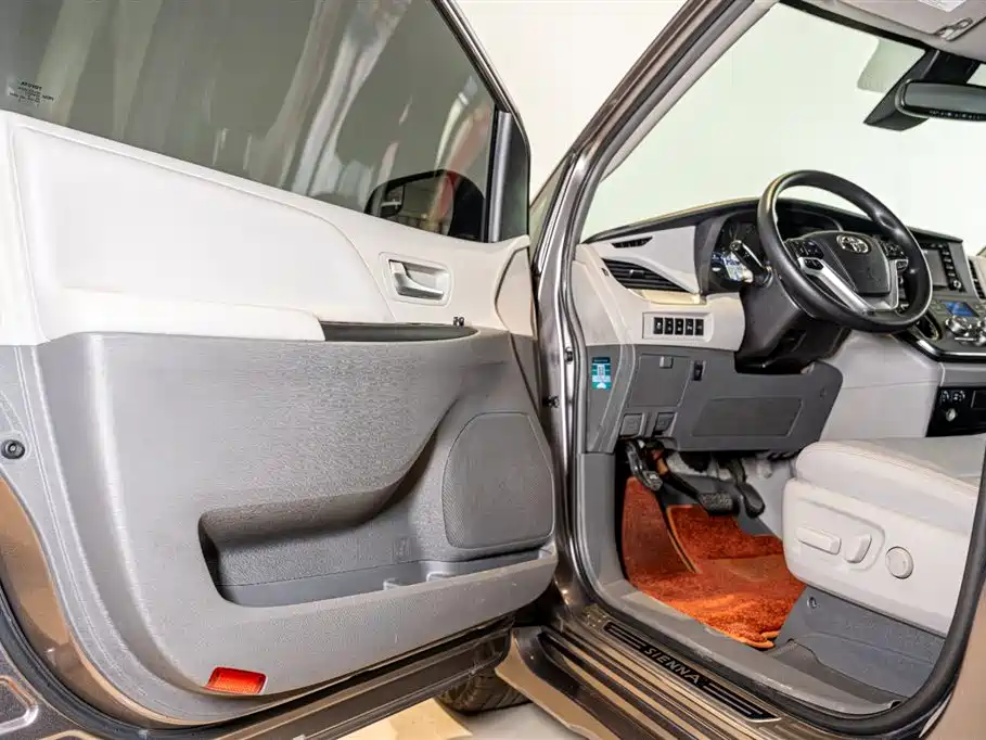 2018 Toyota Sienna 3.5L US Spec