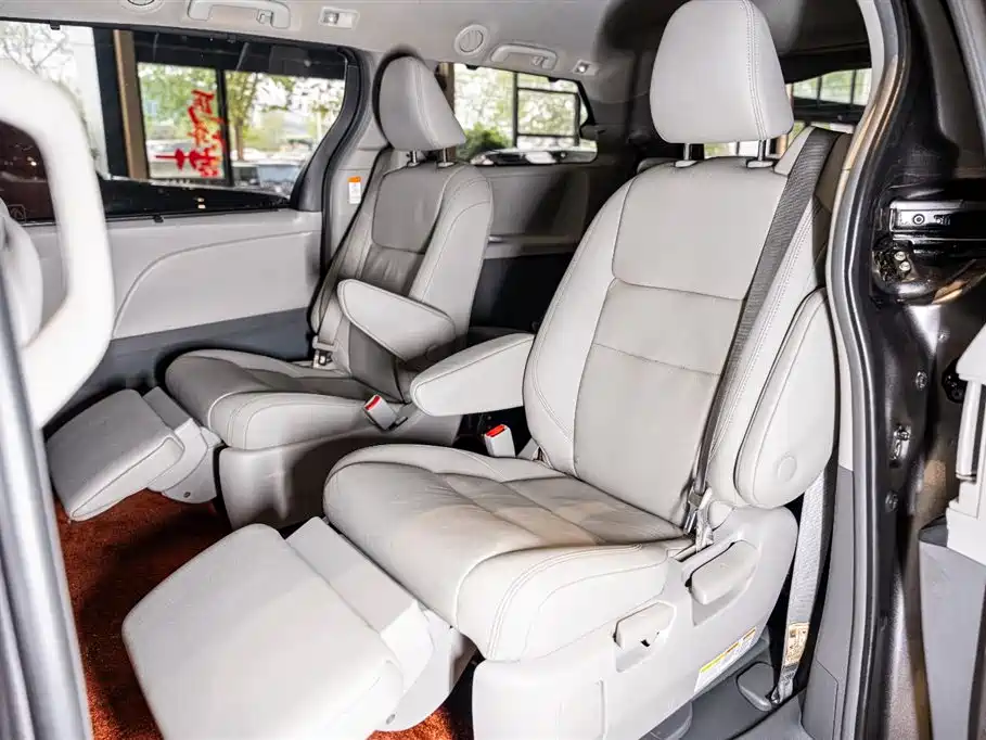 2018 Toyota Sienna 3.5L US Spec