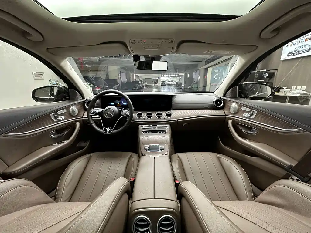 Mercedes-Benz E-Class 2023 E 300 L Fashion