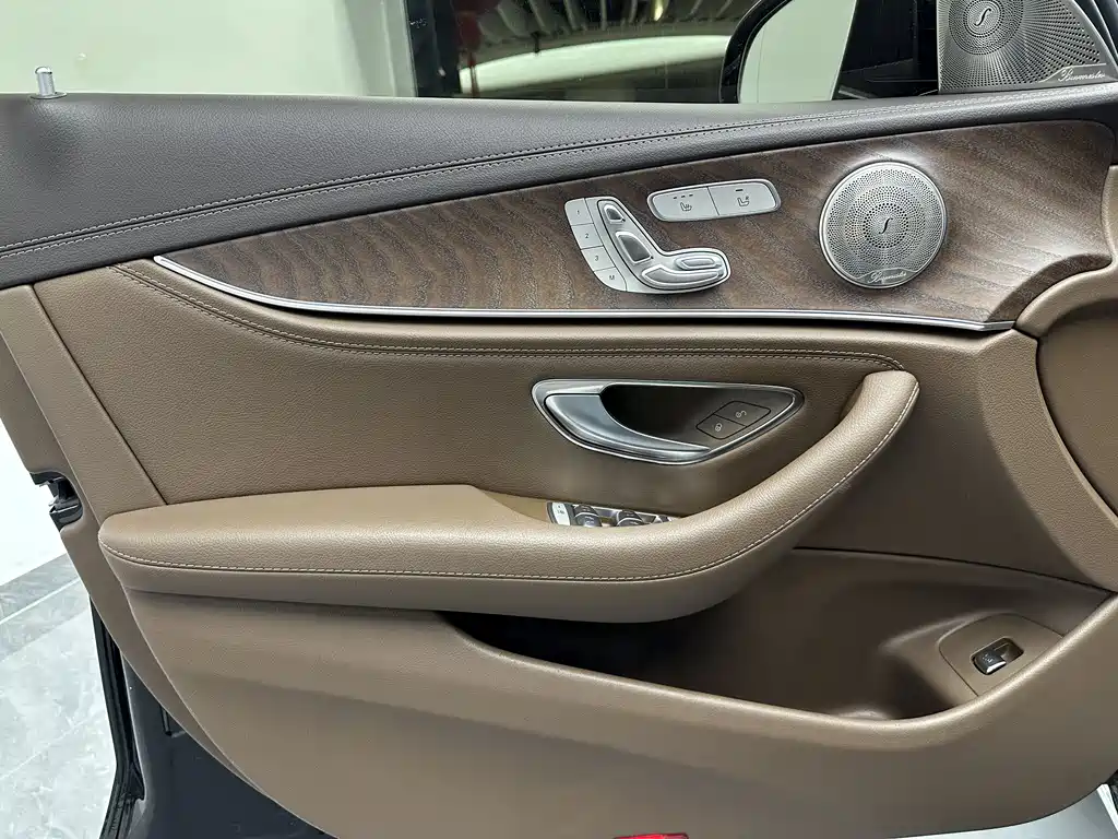 Mercedes-Benz E-Class 2023 E 300 L Fashion