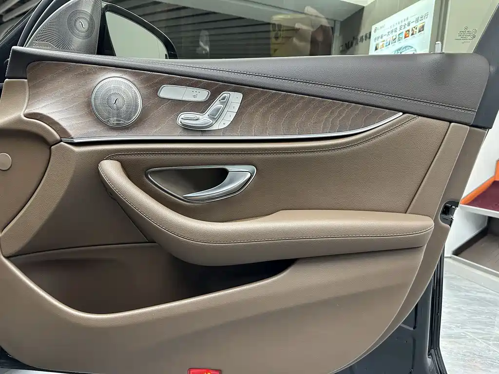 Mercedes-Benz E-Class 2023 E 300 L Fashion