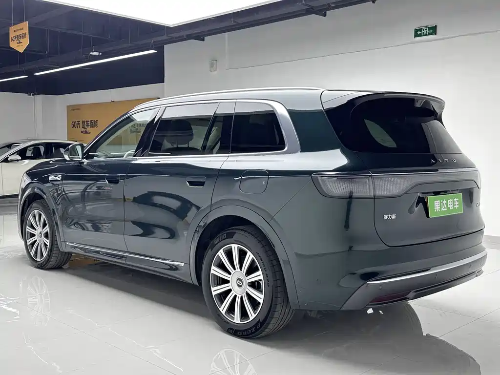 AITO M8 2025 EREV Max+ 53.4kWh 6-Seater with 192-Line LiDAR