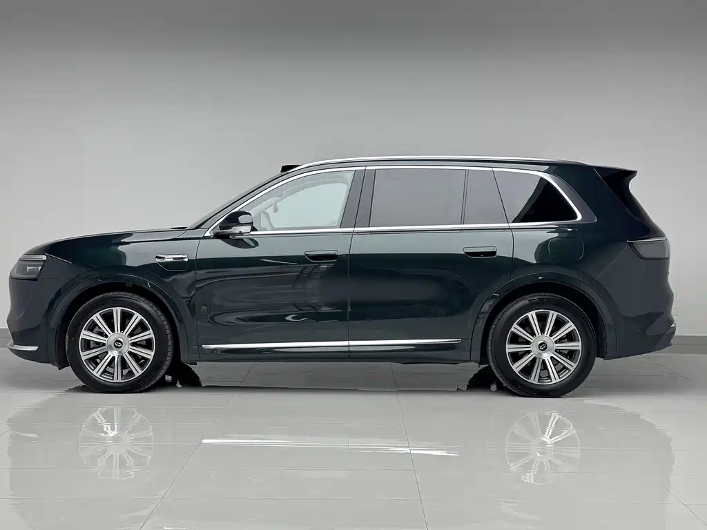 AITO M8 2025 EREV Max+ 53.4kWh 6-Seater with 192-Line LiDAR