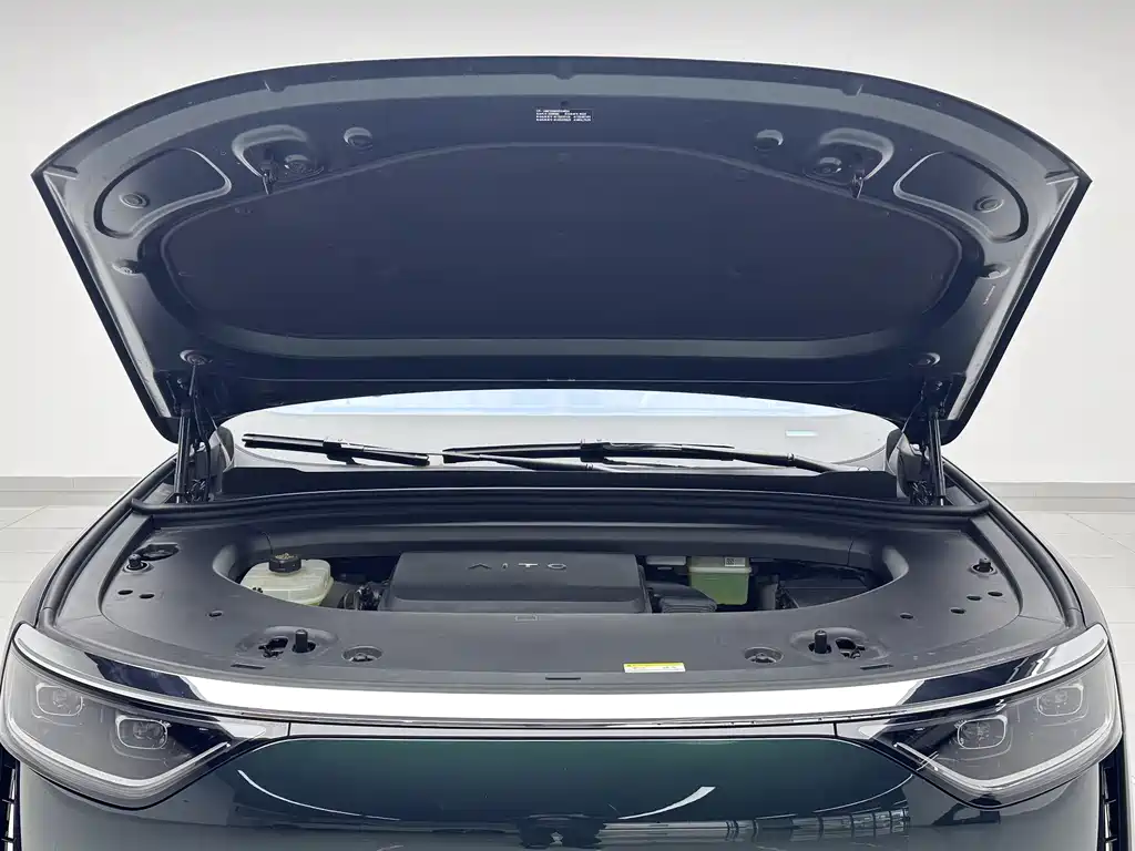 AITO M8 2025 EREV Max+ 53.4kWh 6-Seater with 192-Line LiDAR