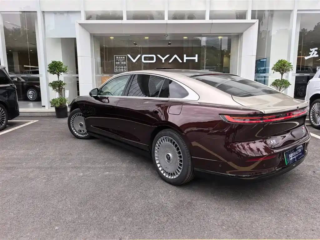 Voyah Zhuiguang L 2026 AWD Ultra
