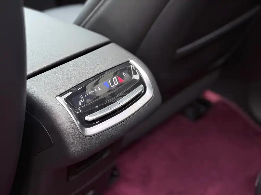 Cadillac XT6 2022 2.0T AWD Luxury 6-Seater