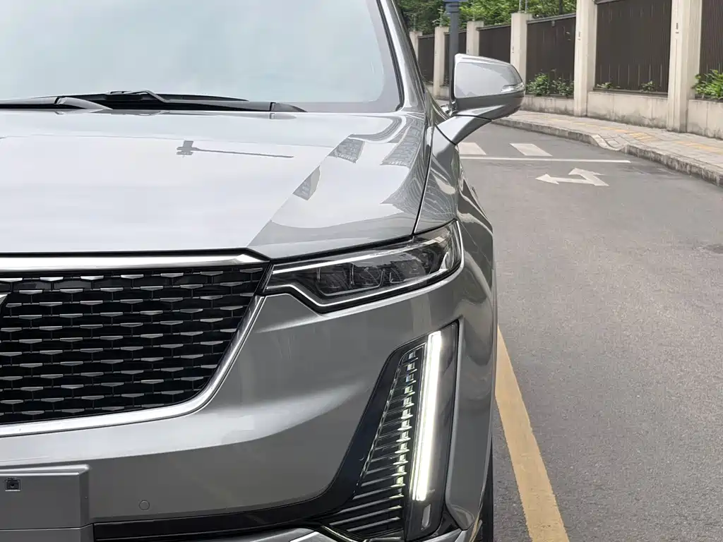 Cadillac XT6 2022 2.0T AWD Luxury 6-Seater