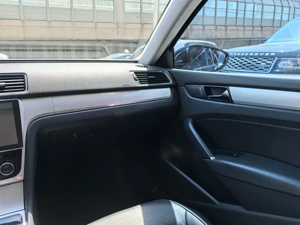 Volkswagen Passat 2015 1.8TSI DSG Zunjong Edition