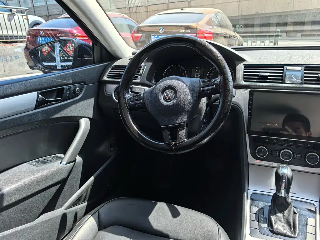 Volkswagen Passat 2015 1.8TSI DSG Zunjong Edition