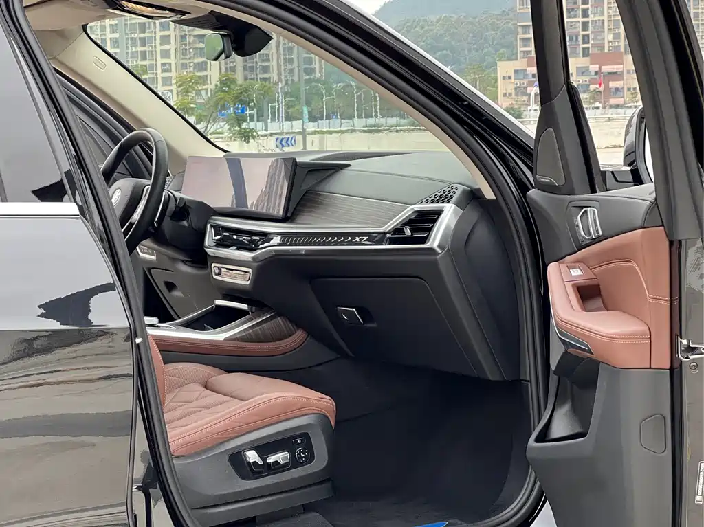 BMW X7 2024 xDrive40i Leading Edition Luxury Package