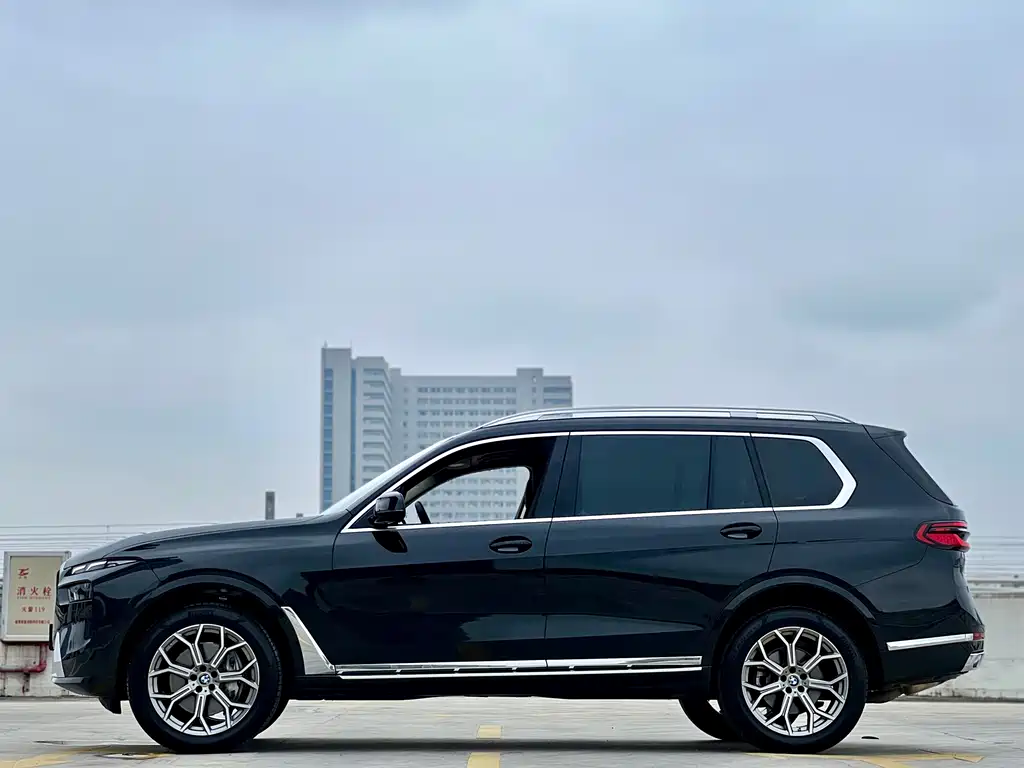 BMW X7 2024 xDrive40i Leading Edition Luxury Package