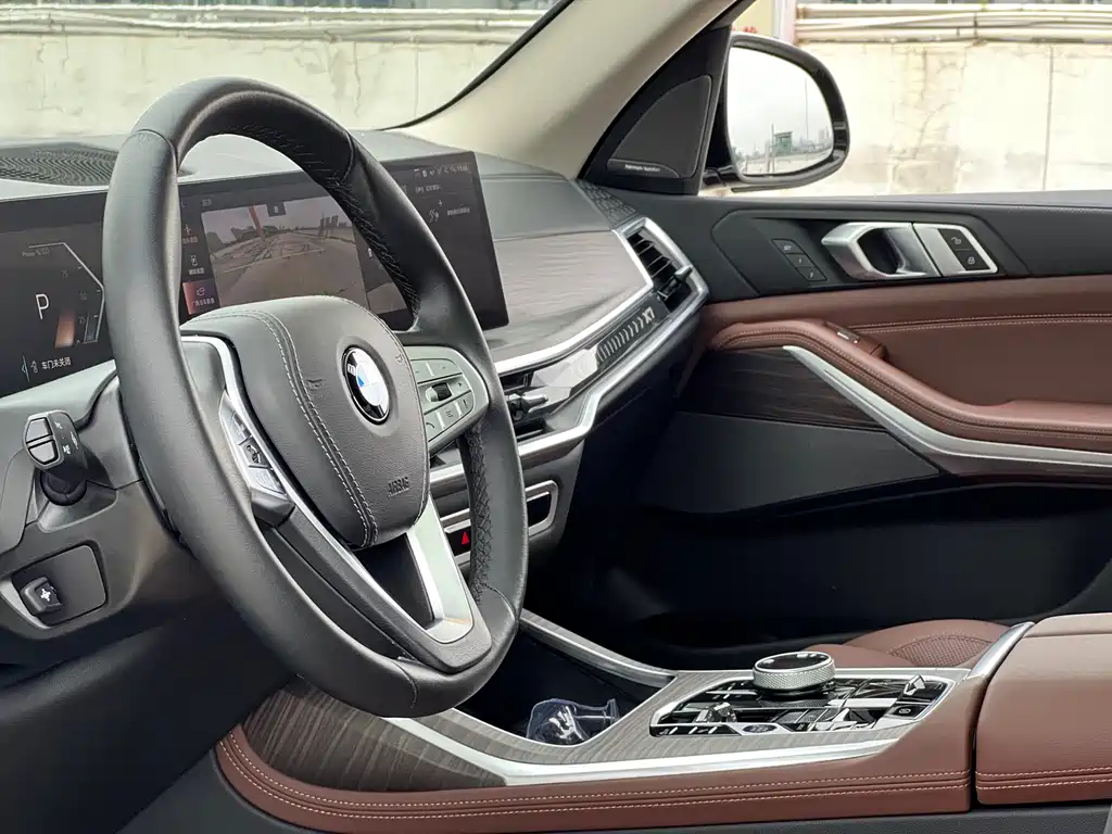 BMW X7 2024 xDrive40i Leading Edition Luxury Package