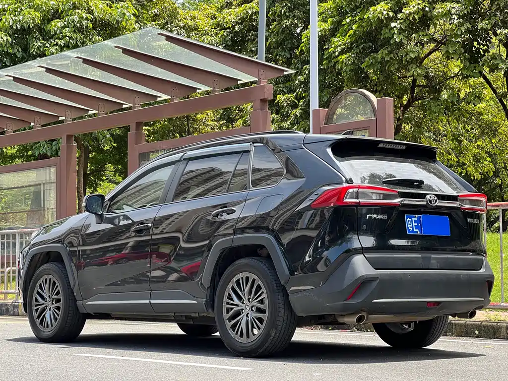 Toyota Wildlander 2023 2.0L CVT FWD Luxury PLUS Edition