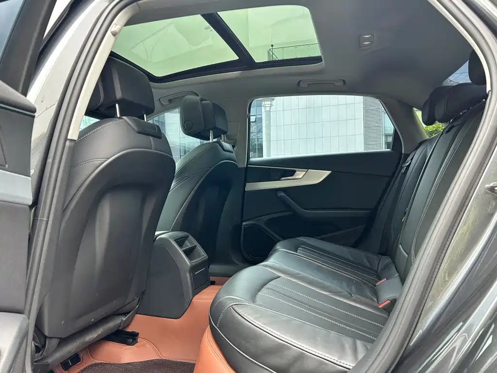 Audi A4L 2022 40 TFSI Fashion Dynamic Edition