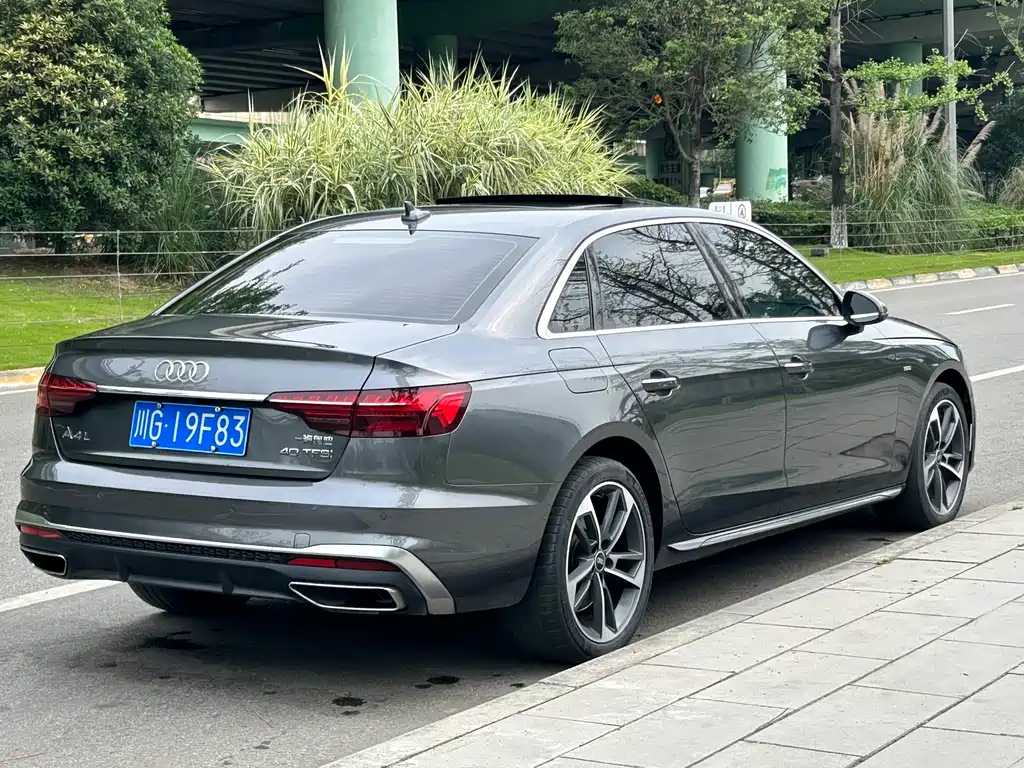 Audi A4L 2022 40 TFSI Fashion Dynamic Edition