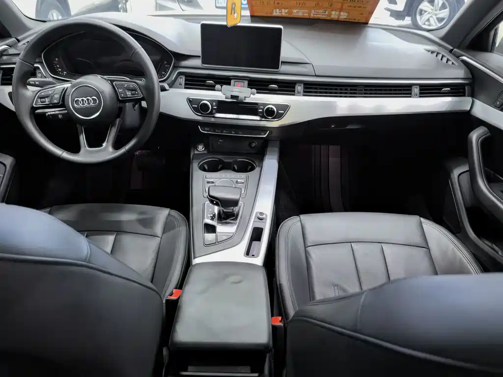 Audi A4L 2019 40 TFSI Fashion Edition China V