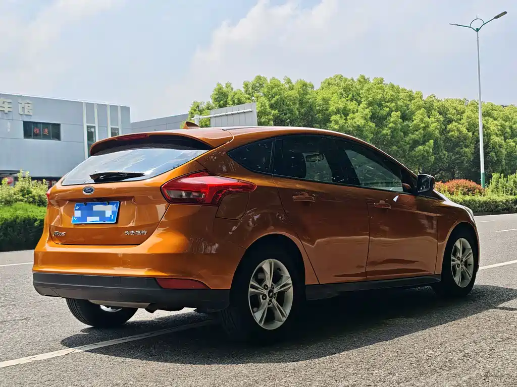 Ford Focus 2017 Hatchback 1.6L Automatic Comfort Zhixing Edition