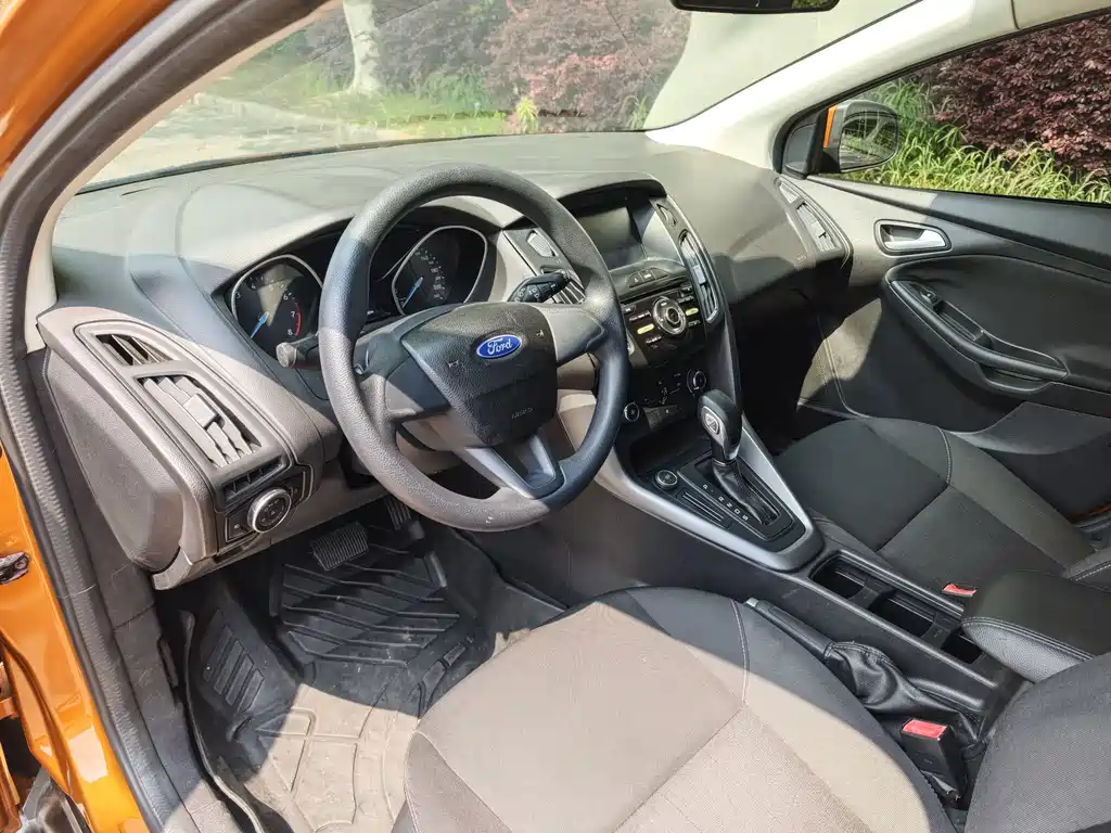 Ford Focus 2017 Hatchback 1.6L Automatic Comfort Zhixing Edition