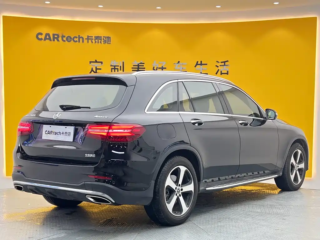 Mercedes-Benz GLC 260 4MATIC Luxury (2019)