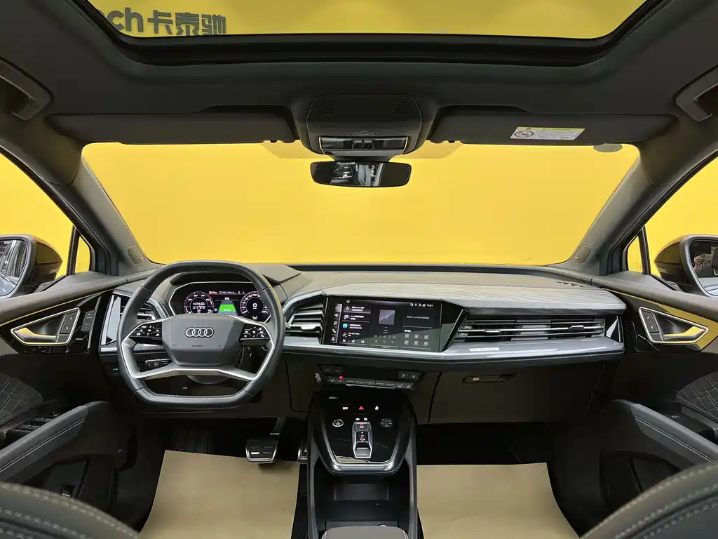 Audi Q4 e-tron 2024 50 e-tron quattro Creation Edition Black Optic Package