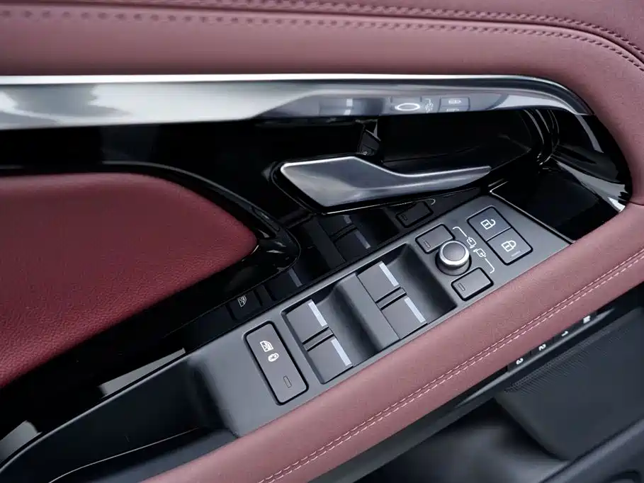 Range Rover Evoque L 2023 249PS Luxury Edition