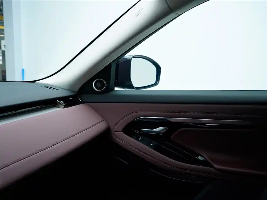 Range Rover Evoque L 2023 249PS Luxury Edition