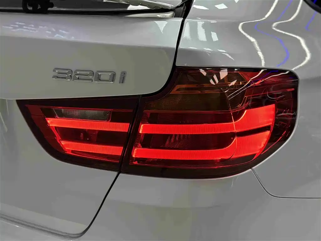 BMW 3 Series GT 2016 320i Fashion Edition