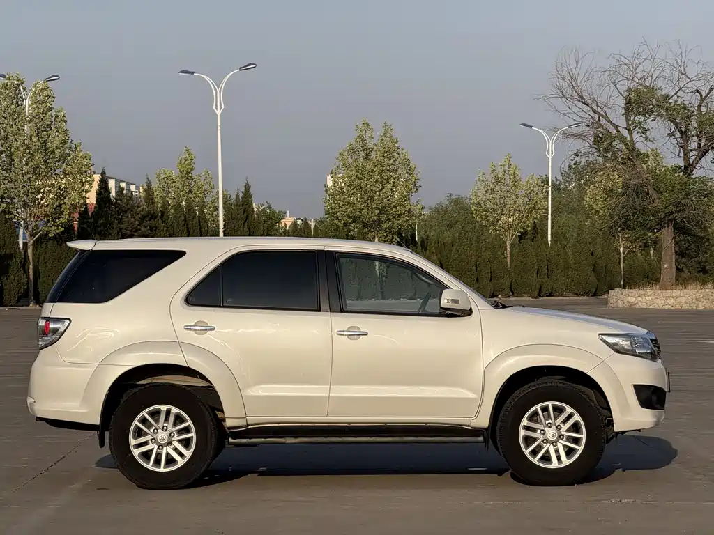 Toyota Fortuner 2016 2.7L Middle East Edition