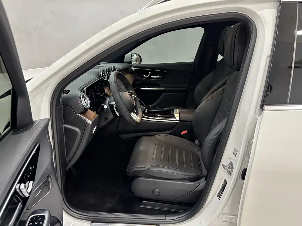 Mercedes-Benz GLC 2023 Facelift GLC 300 L 4MATIC Dynamic 5-Seater