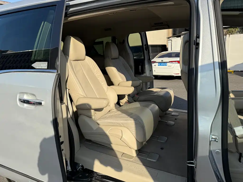 Buick GL8 2017 25S Luxury China V