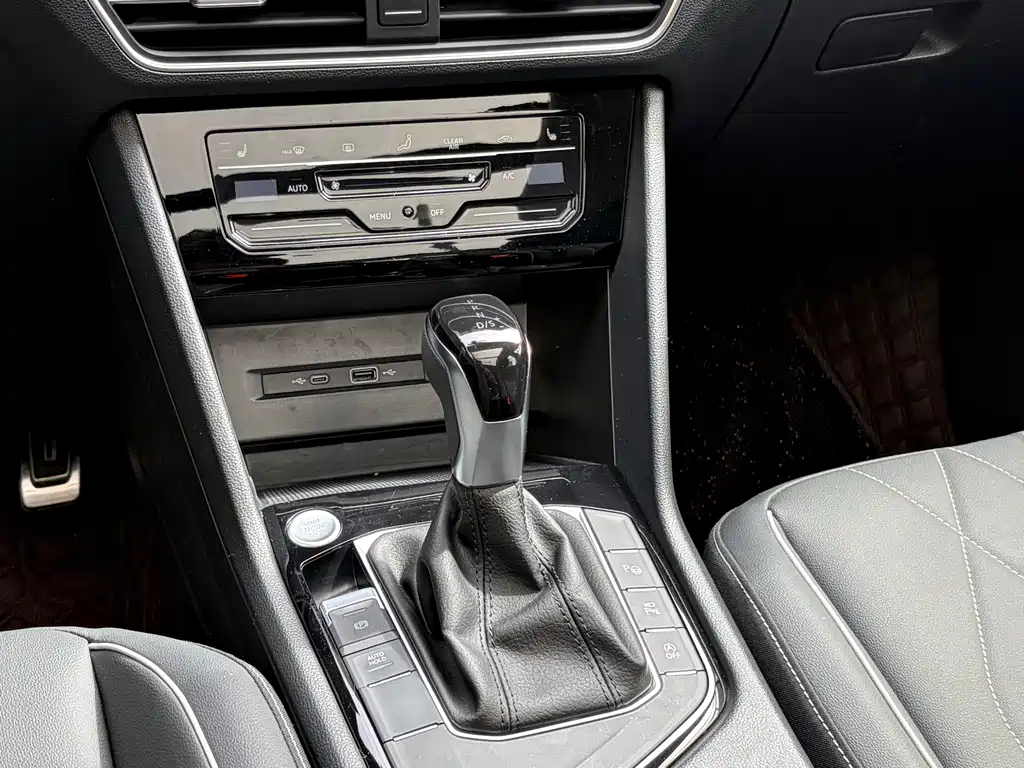 Volkswagen Tiguan L 2024