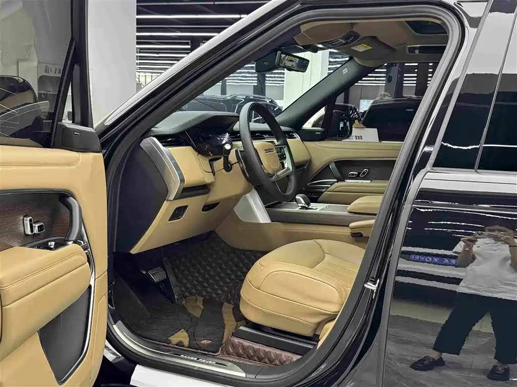Range Rover 2025 3.0 L6 400PS Long Wheelbase Westminster Edition