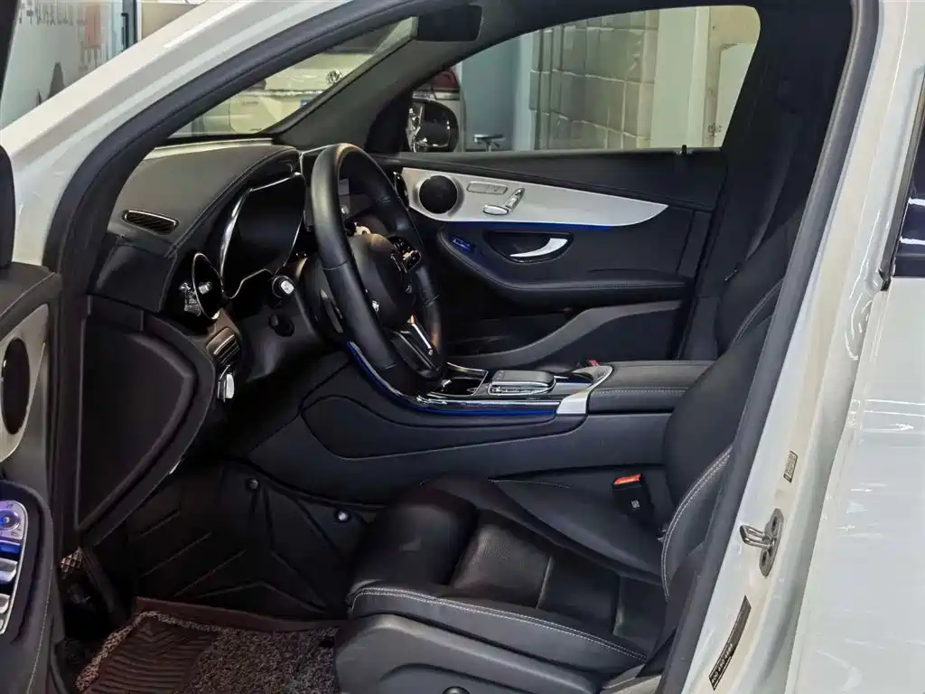 Mercedes-Benz GLC 260 4MATIC Coupe 2023