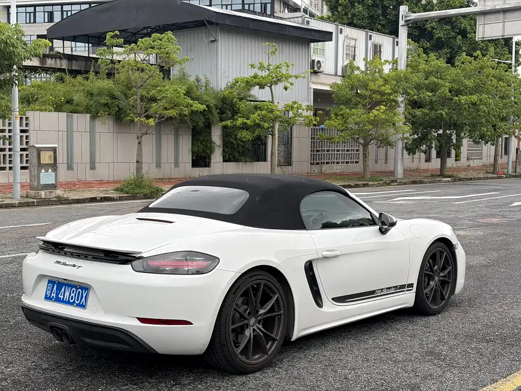 Porsche 718 Boxster T 2.0T