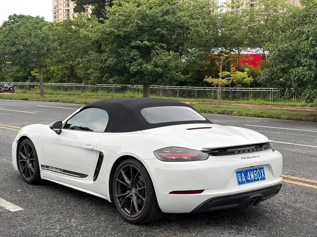 Porsche 718 Boxster T 2.0T