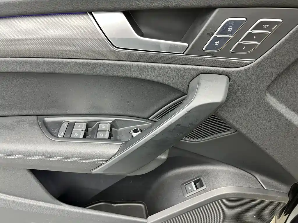 Audi Q5L 2024 45 TFSI Luxury Dynamic
