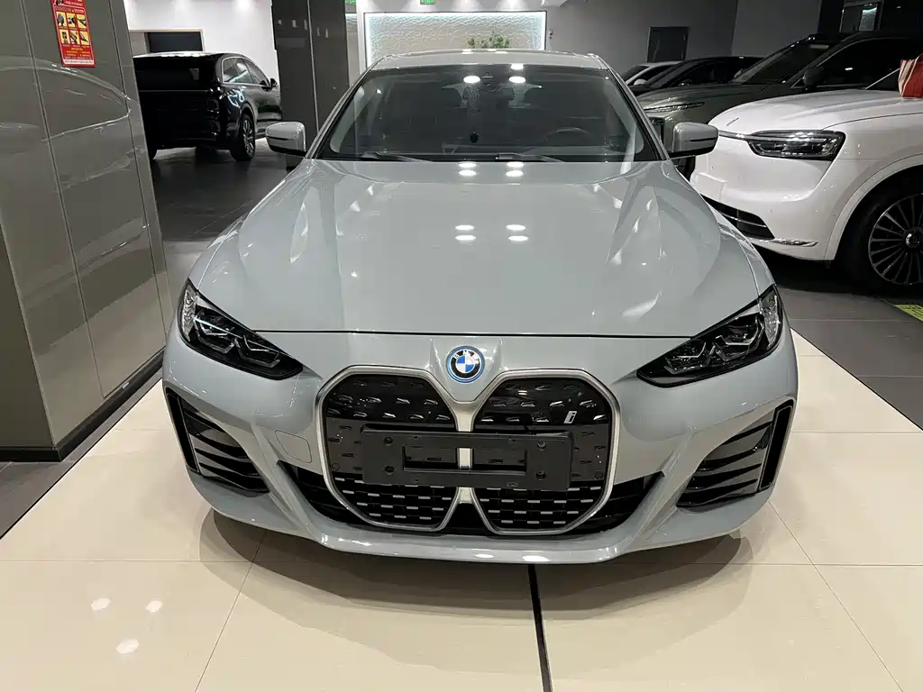 BMW i4 2023 eDrive35