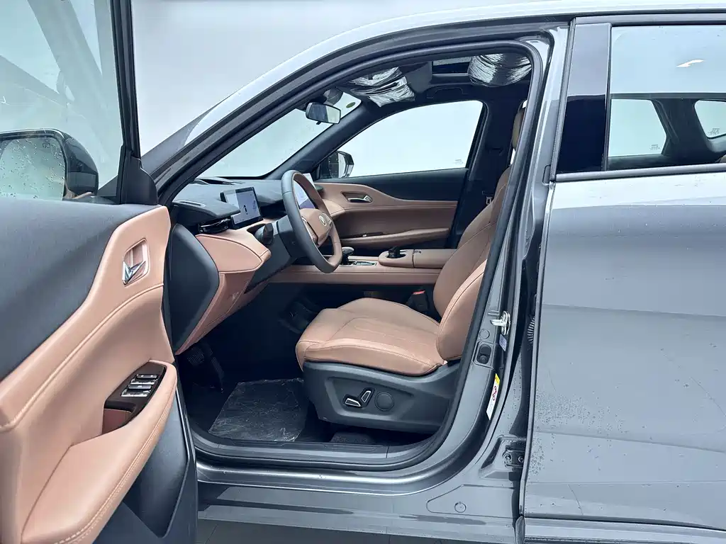 Changan UNI-Z 2024 PHEV iDD 125km Leading Edition