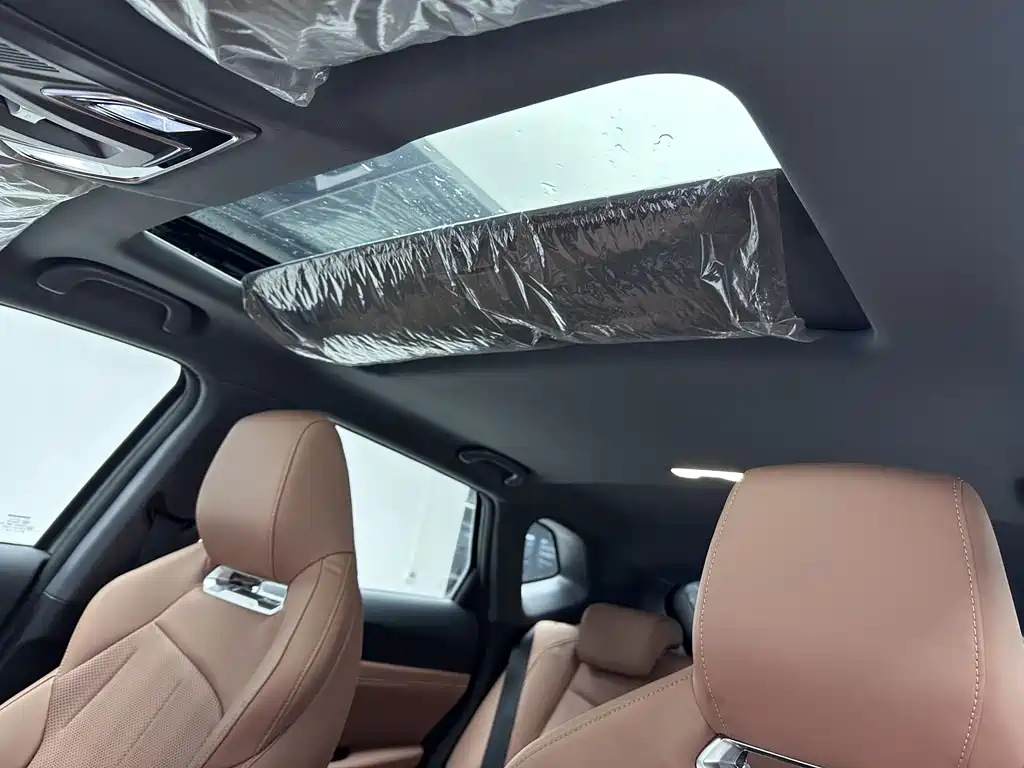Changan UNI-Z 2024 PHEV iDD 125km Leading Edition