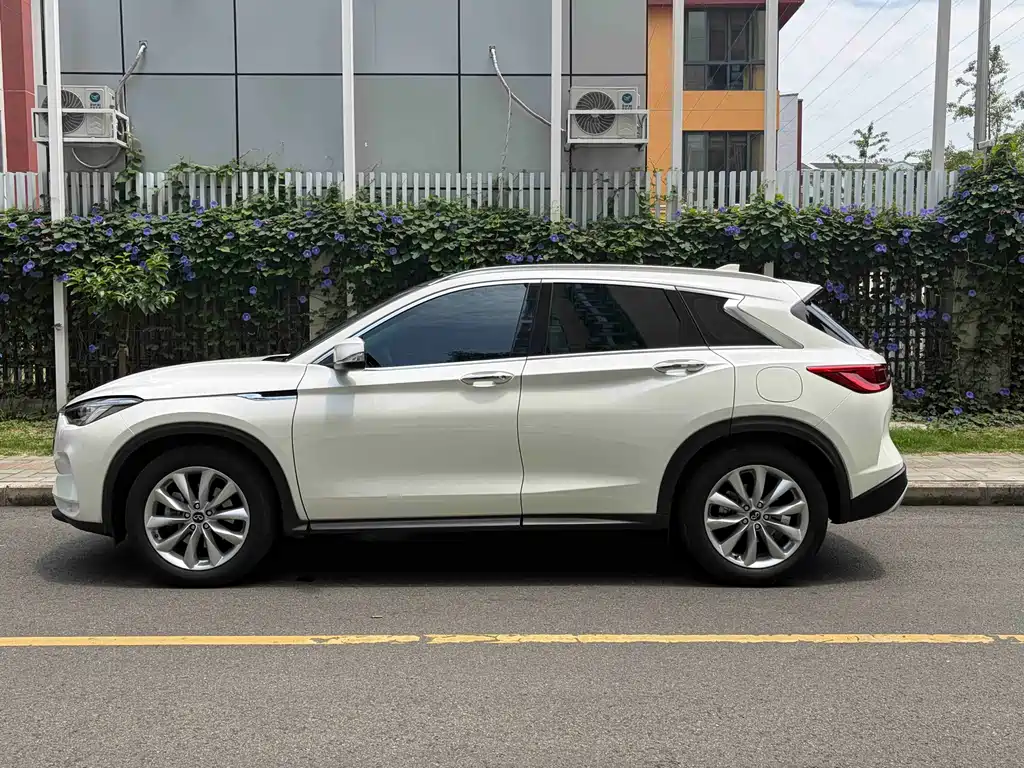 Infiniti QX50 2018 2.0T FWD Fashion Edition