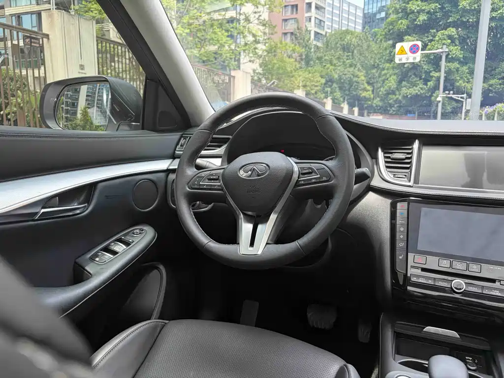Infiniti QX50 2018 2.0T FWD Fashion Edition