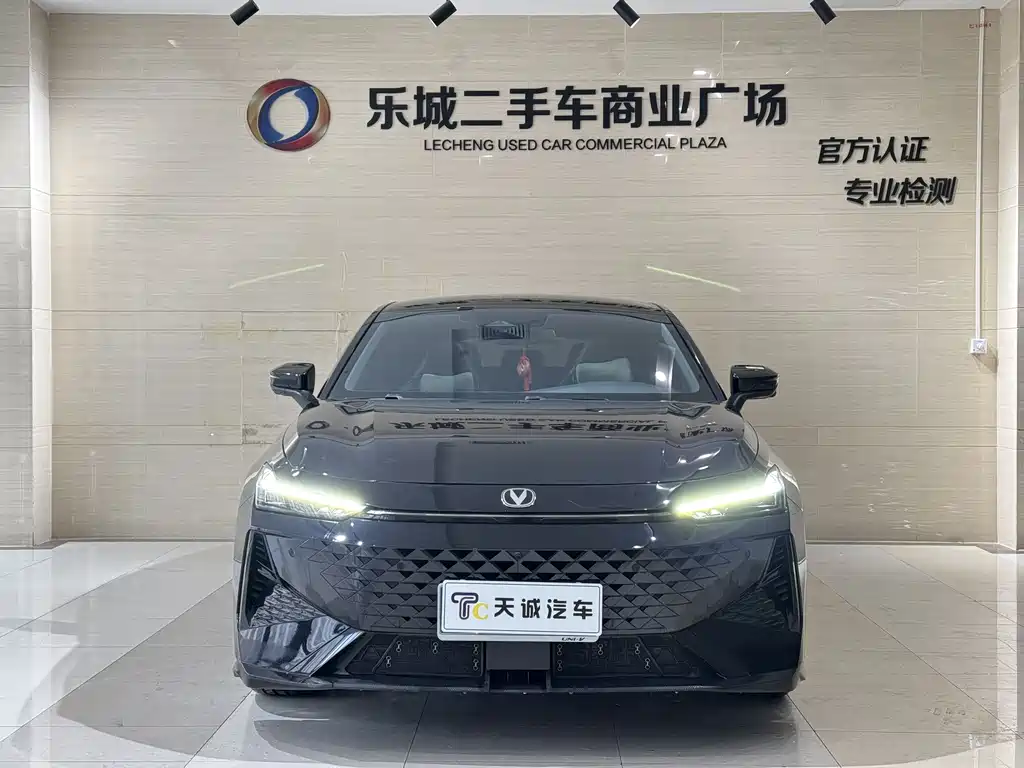 Changan UNI-V 2024 1.5T Prestige