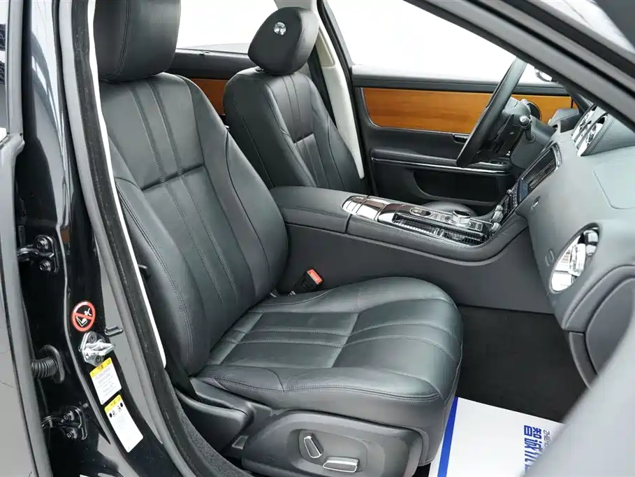 Jaguar XJ 2013 XJL 2.0T Elegant Business Edition