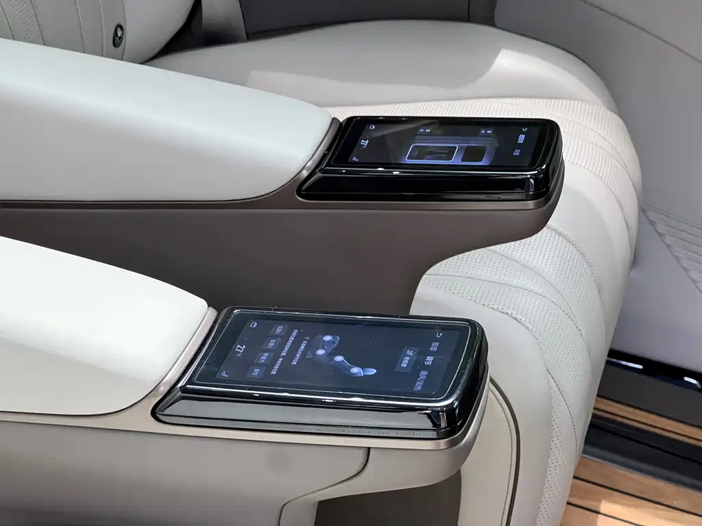 Denza D9 2022 DM-i 970 AWD Flagship