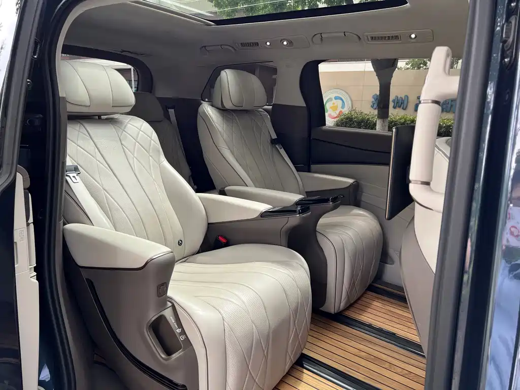 Denza D9 2022 DM-i 970 AWD Flagship