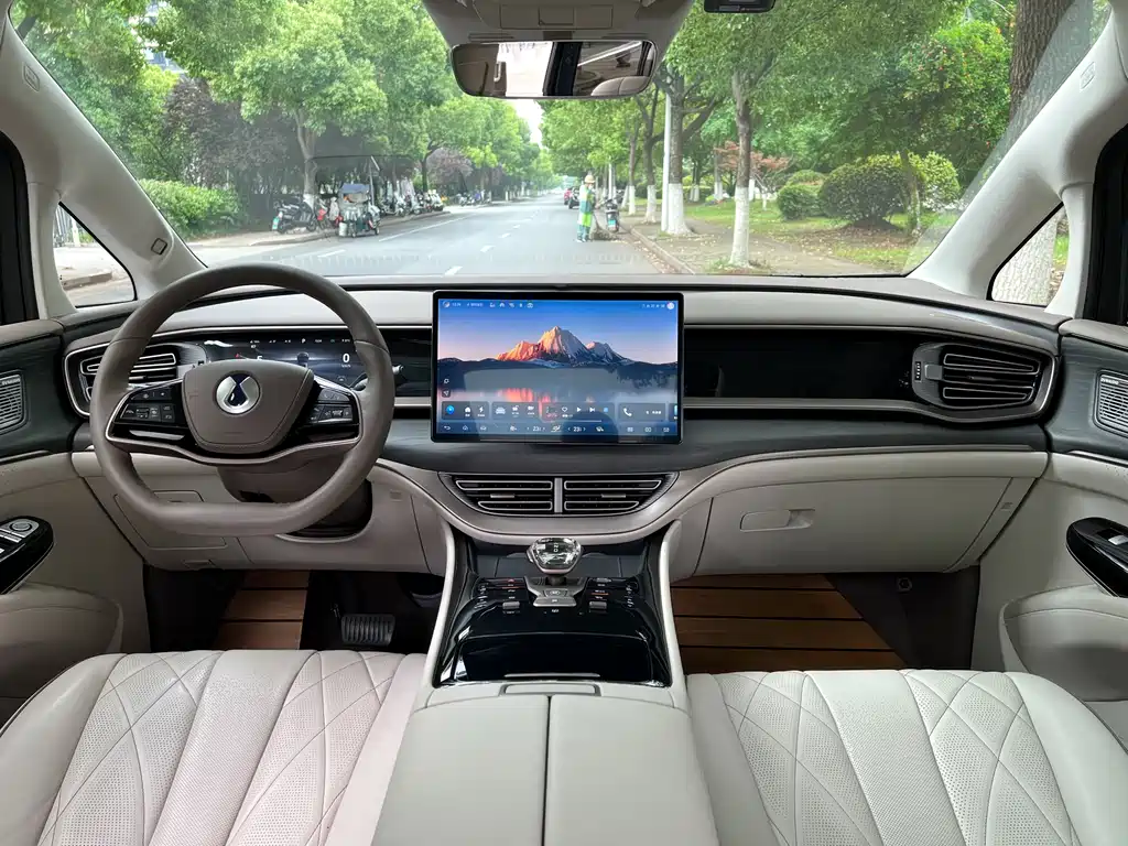 Denza D9 2022 DM-i 970 AWD Flagship