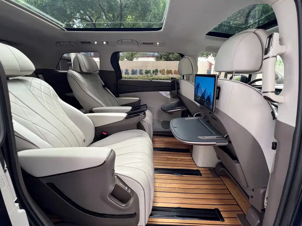 Denza D9 2022 DM-i 970 AWD Flagship