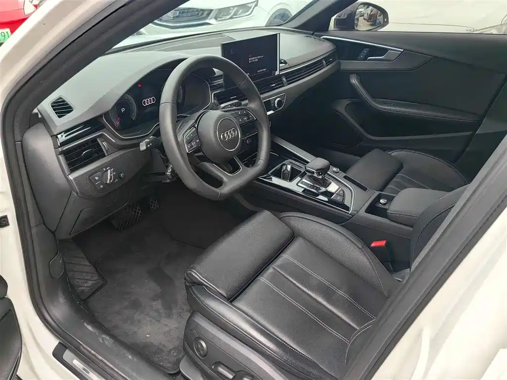 Audi A4L 2023 40 TFSI Luxury Dynamic Edition