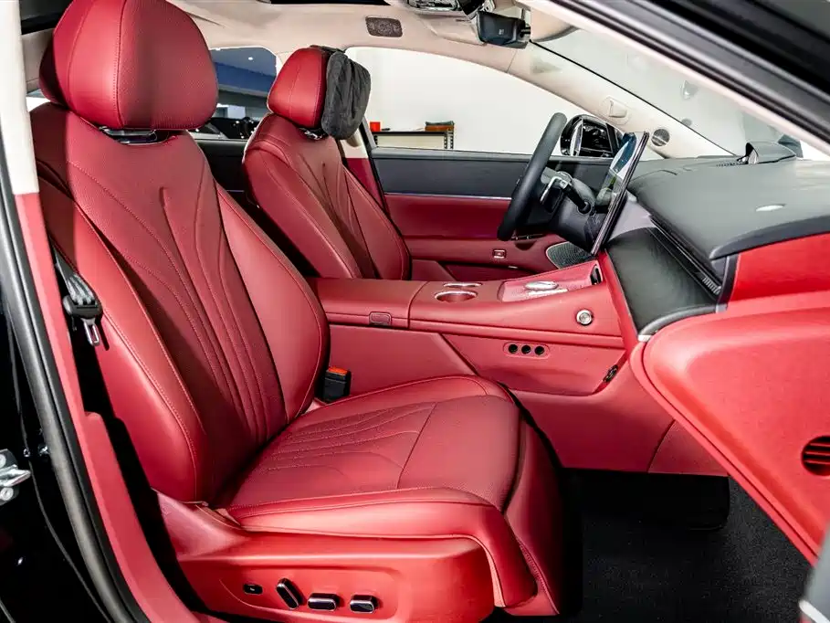 Voyah Zhuiguang L 2026 AWD Ultra