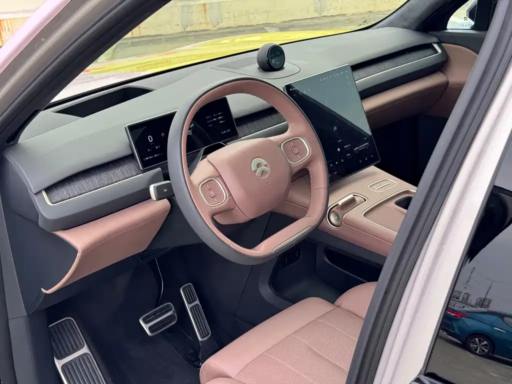 NIO ES8 2023 75kWh Executive Edition